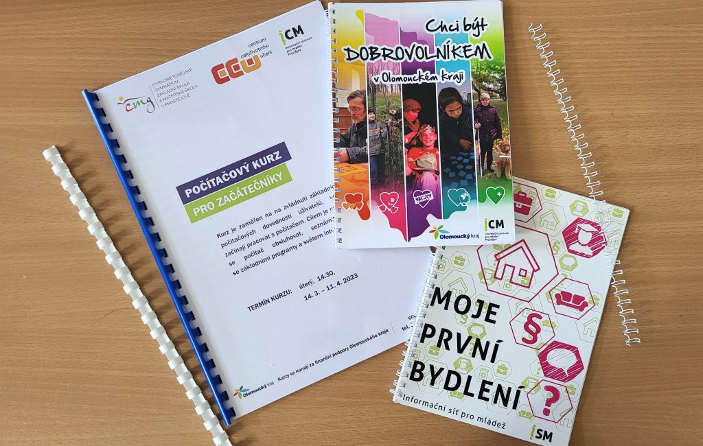 Nabízíme plastovou i drátěnou kroužkovou vazbu.